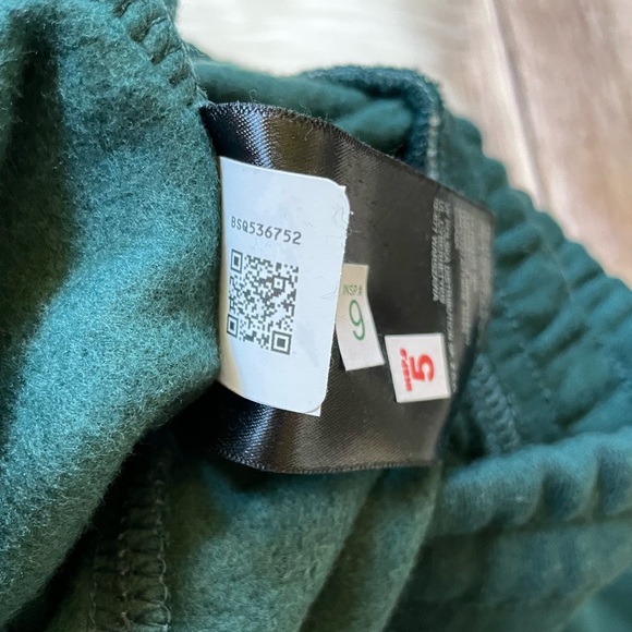 The North Face Women’s Half Dome Ponderosa Green Sweatpants - Picture 6 of 7